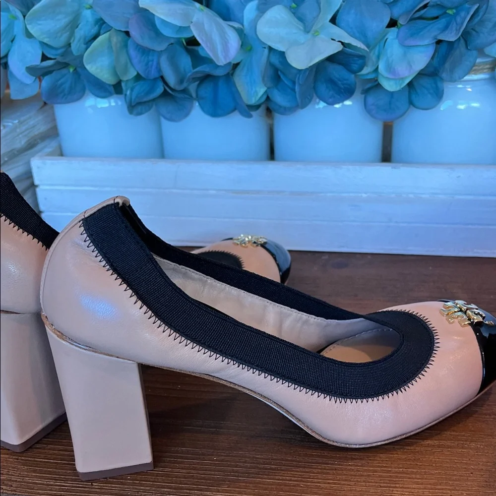 Tory Burch Jolie 75MM Pump Classic Sheep Soft Patent Tory Beige/ Black - Picture 7 of 16